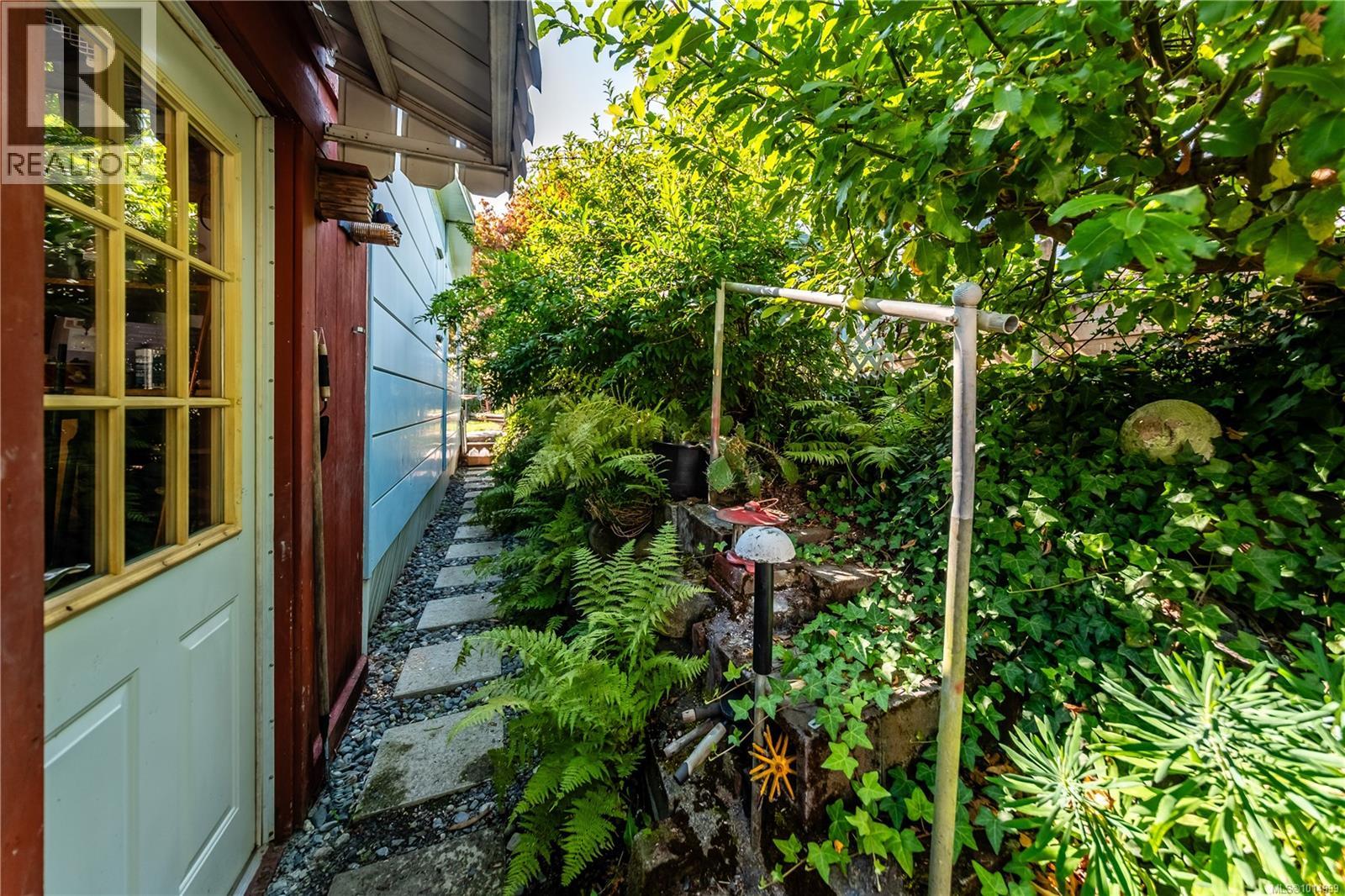 7 10980 Westdowne Rd, Ladysmith