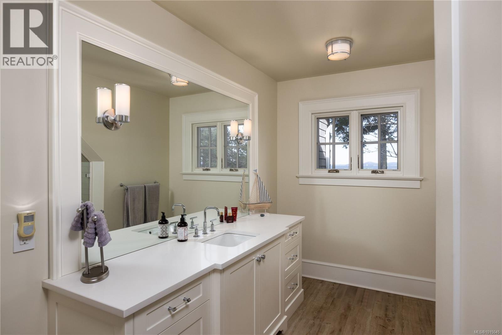 2616 Queenswood Lane, Saanich
