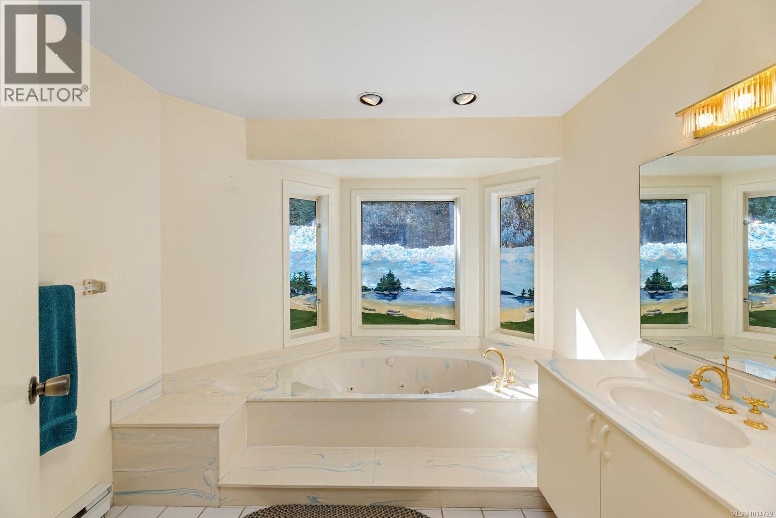  1319 Lands End Road, North Saanich