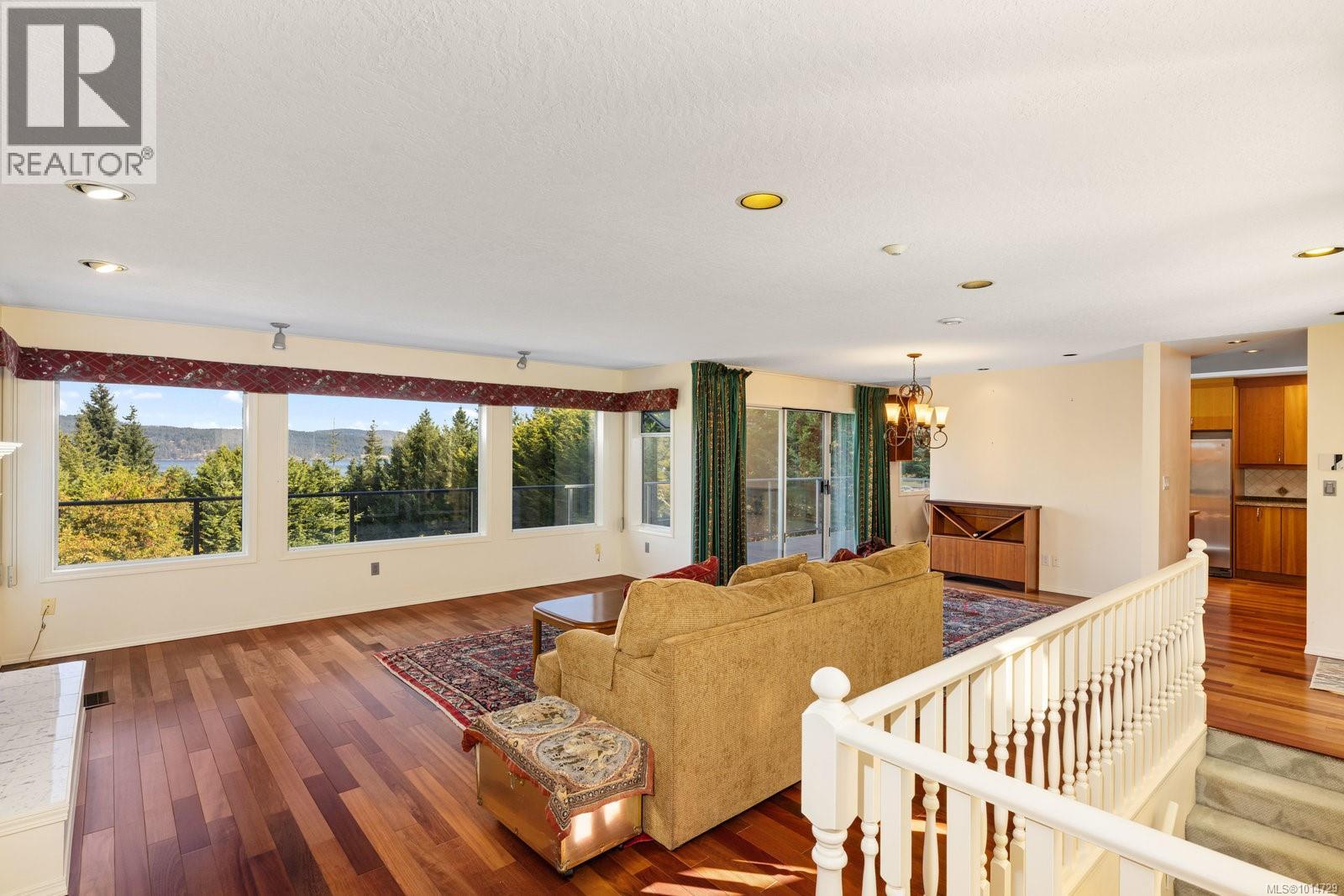  1319 Lands End Road, North Saanich