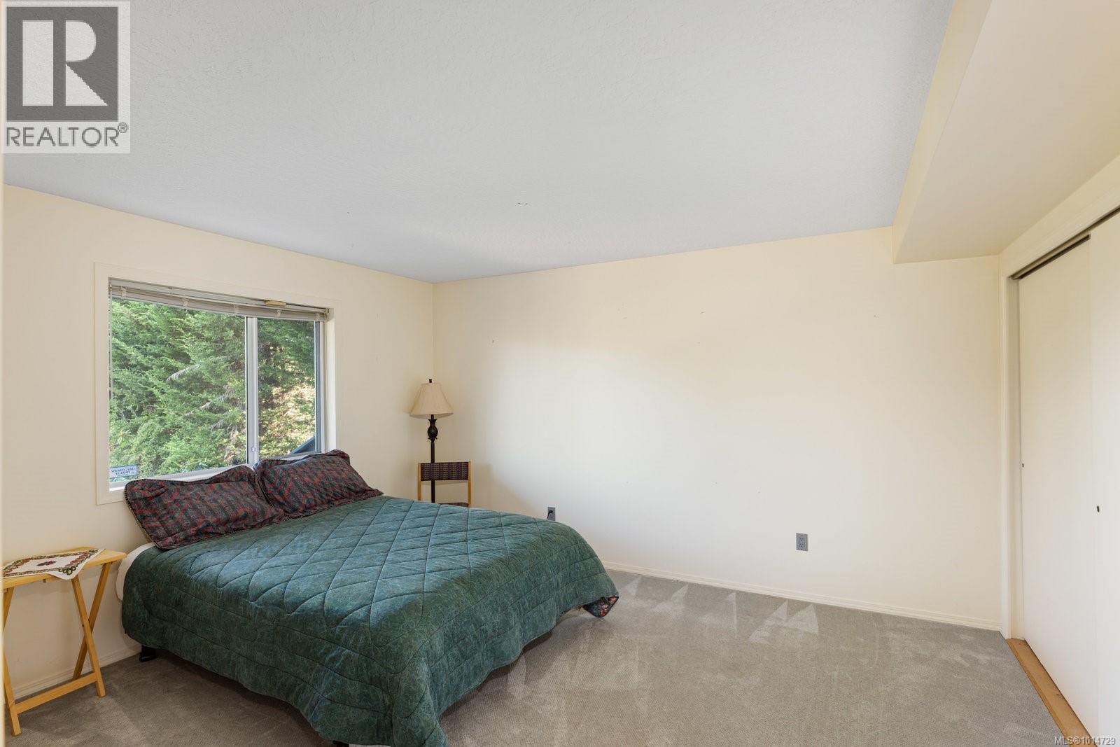  1319 Lands End Road, North Saanich