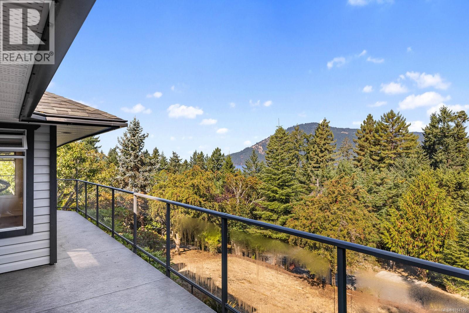  1319 Lands End Road, North Saanich