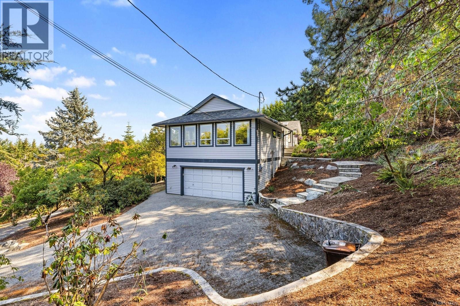  1319 Lands End Road, North Saanich