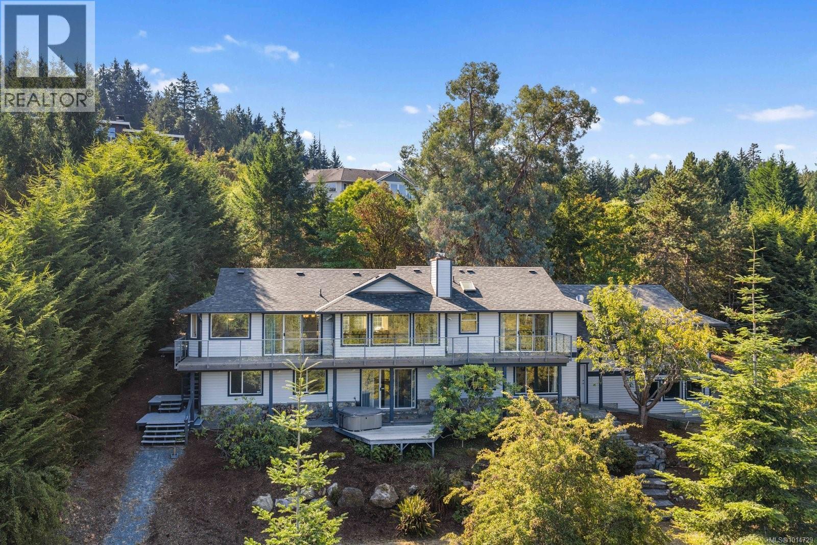  1319 Lands End Road, North Saanich