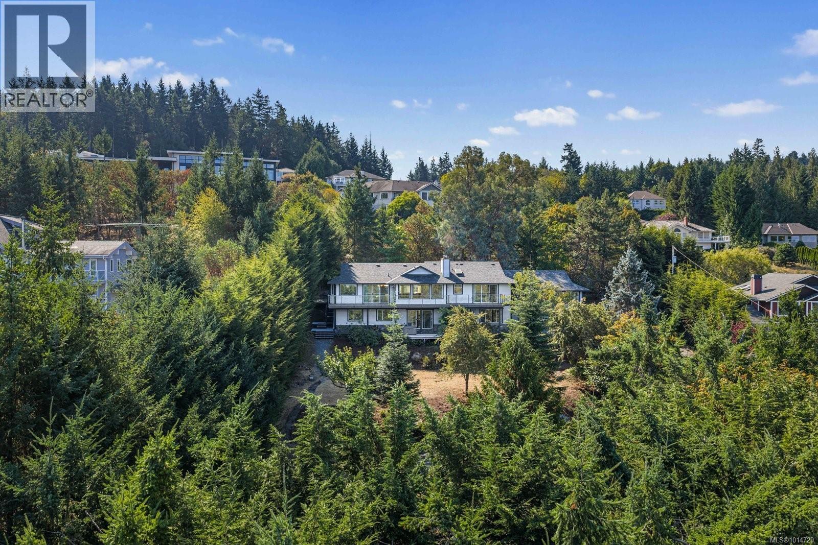  1319 Lands End Road, North Saanich