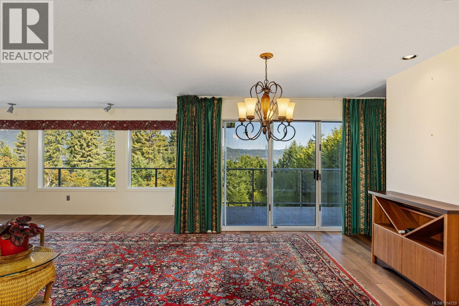  1319 Lands End Road, North Saanich