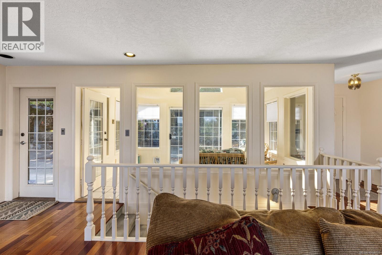  1319 Lands End Road, North Saanich