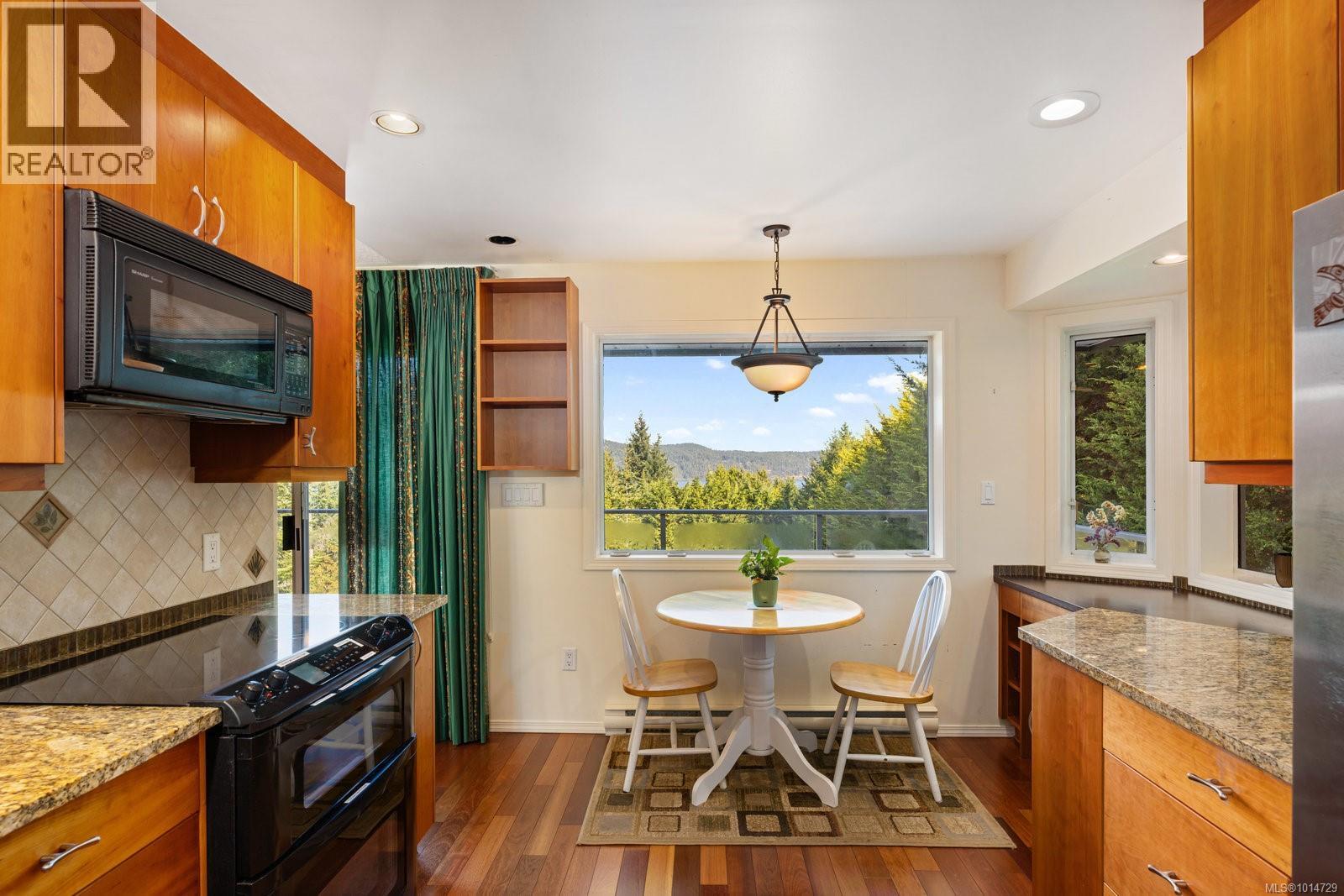  1319 Lands End Road, North Saanich