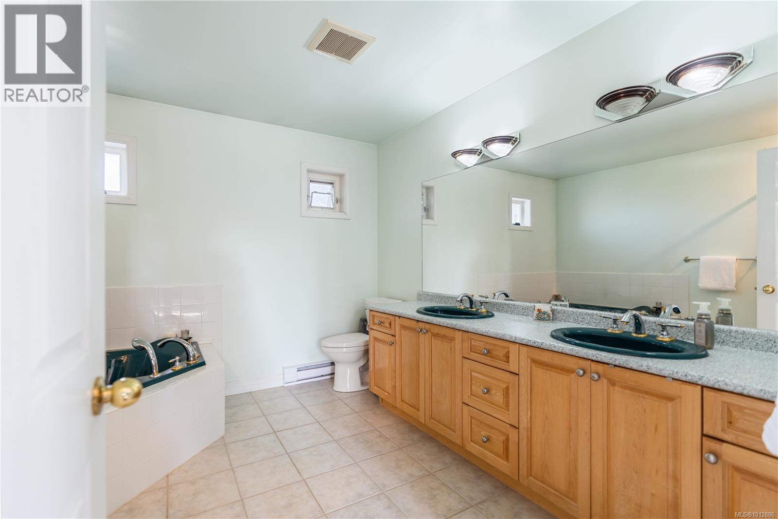  2234 Setchfield Avenue, Langford