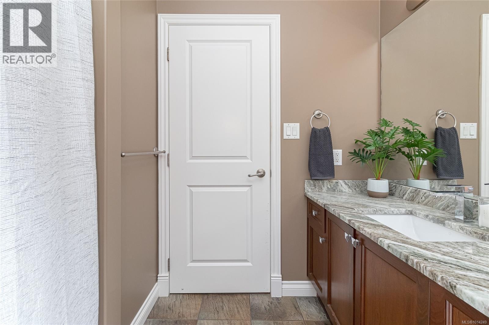  1204 Knockan Place, Saanich