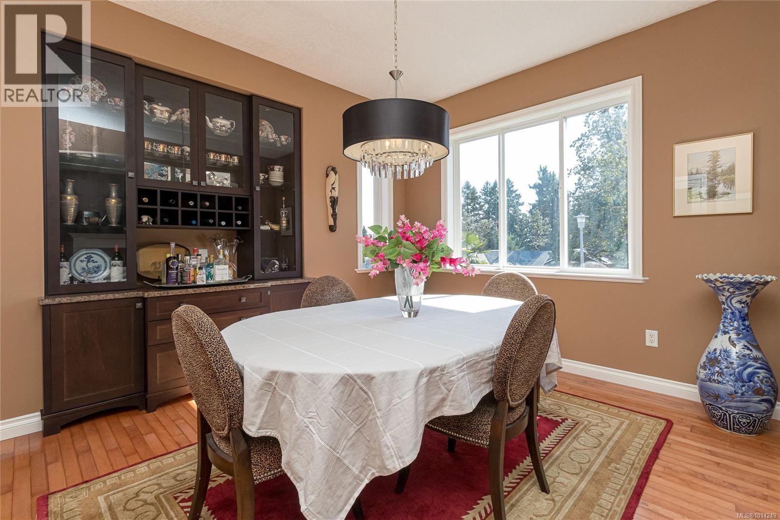  1204 Knockan Place, Saanich