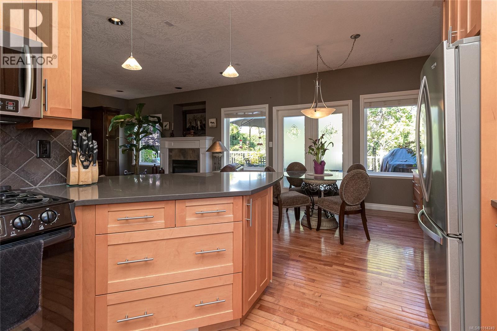  1204 Knockan Place, Saanich