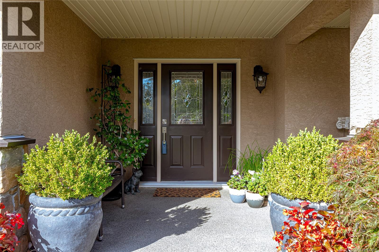  1204 Knockan Place, Saanich