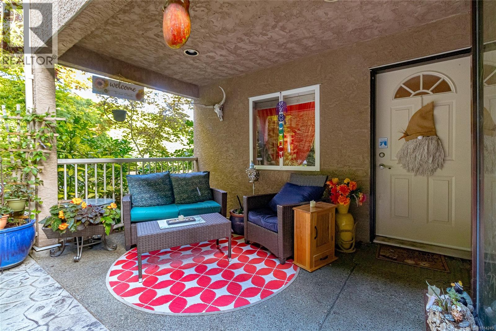  1204 Knockan Place, Saanich