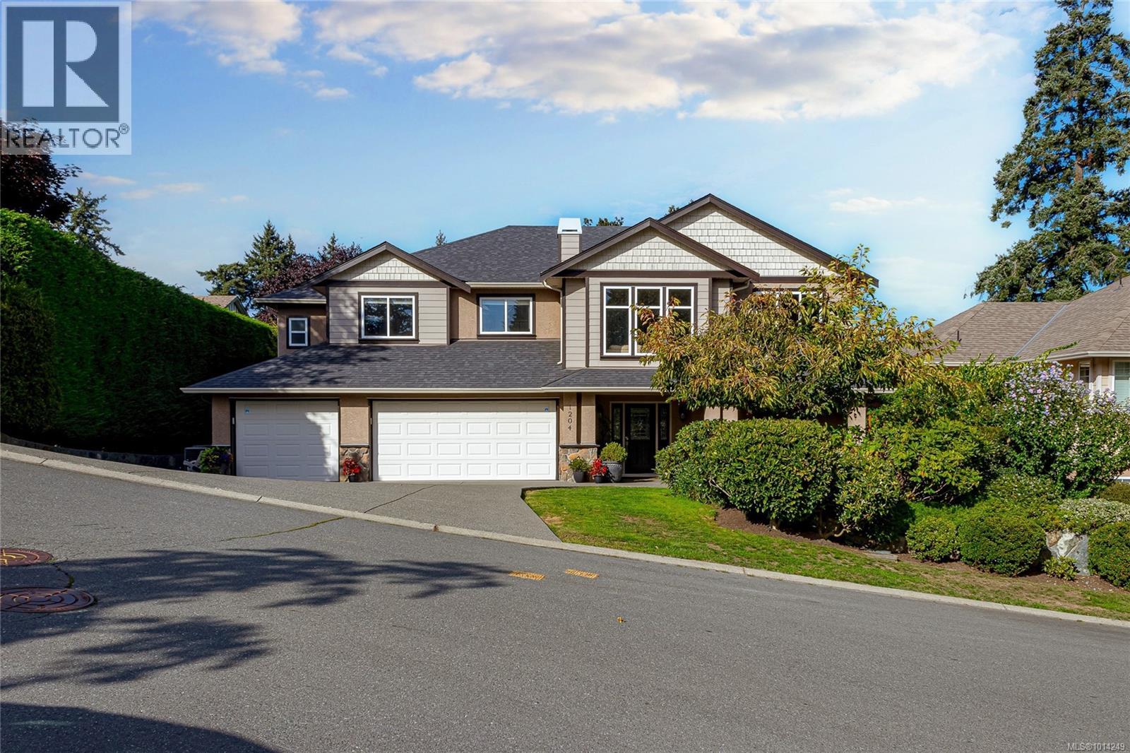  1204 Knockan Place, Saanich