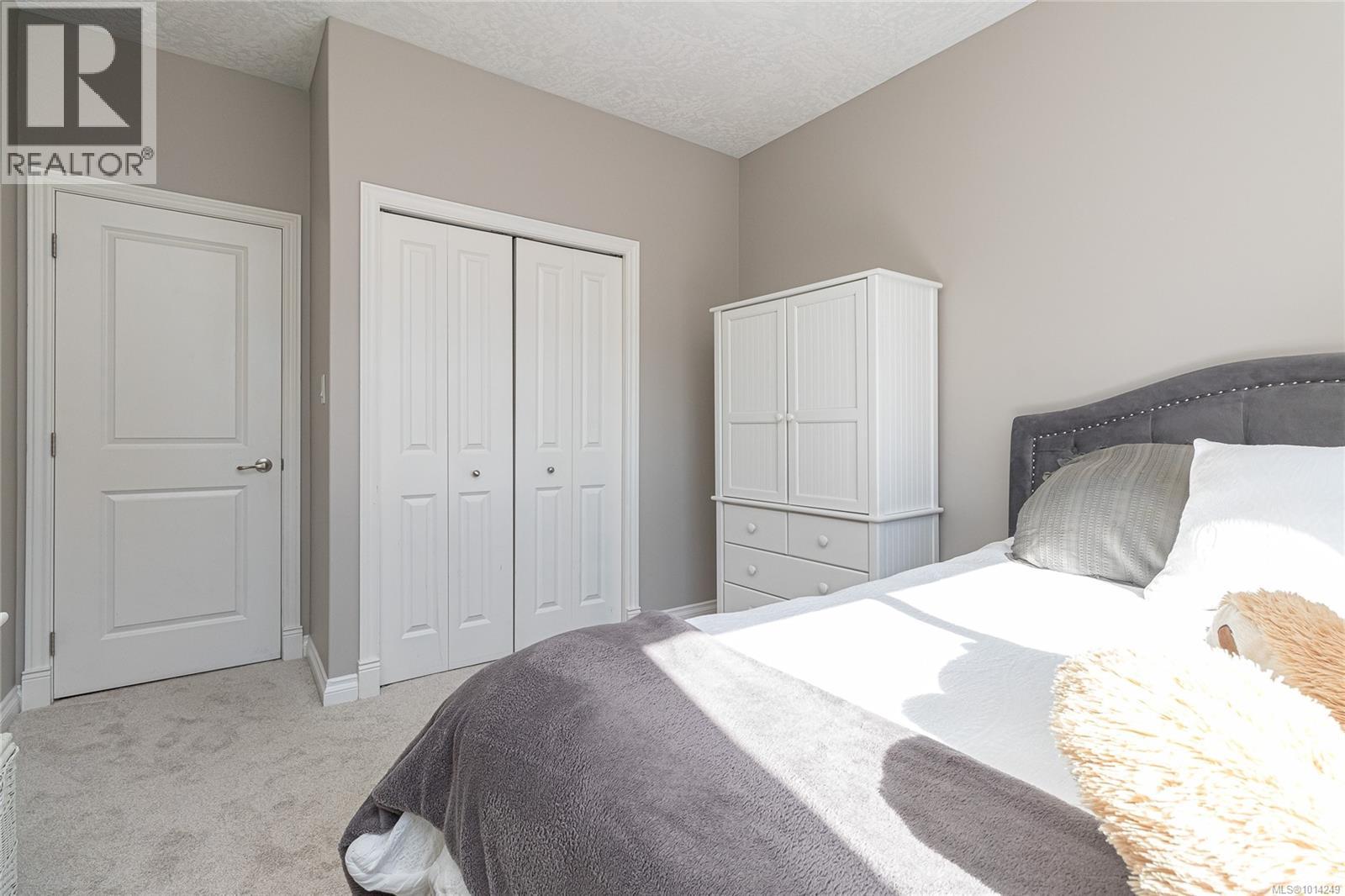  1204 Knockan Place, Saanich