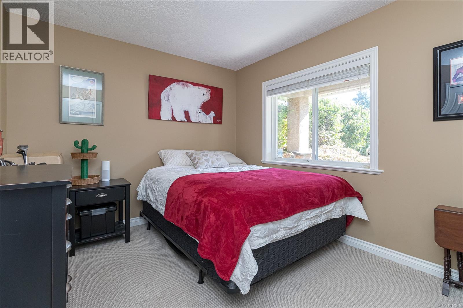  1204 Knockan Place, Saanich