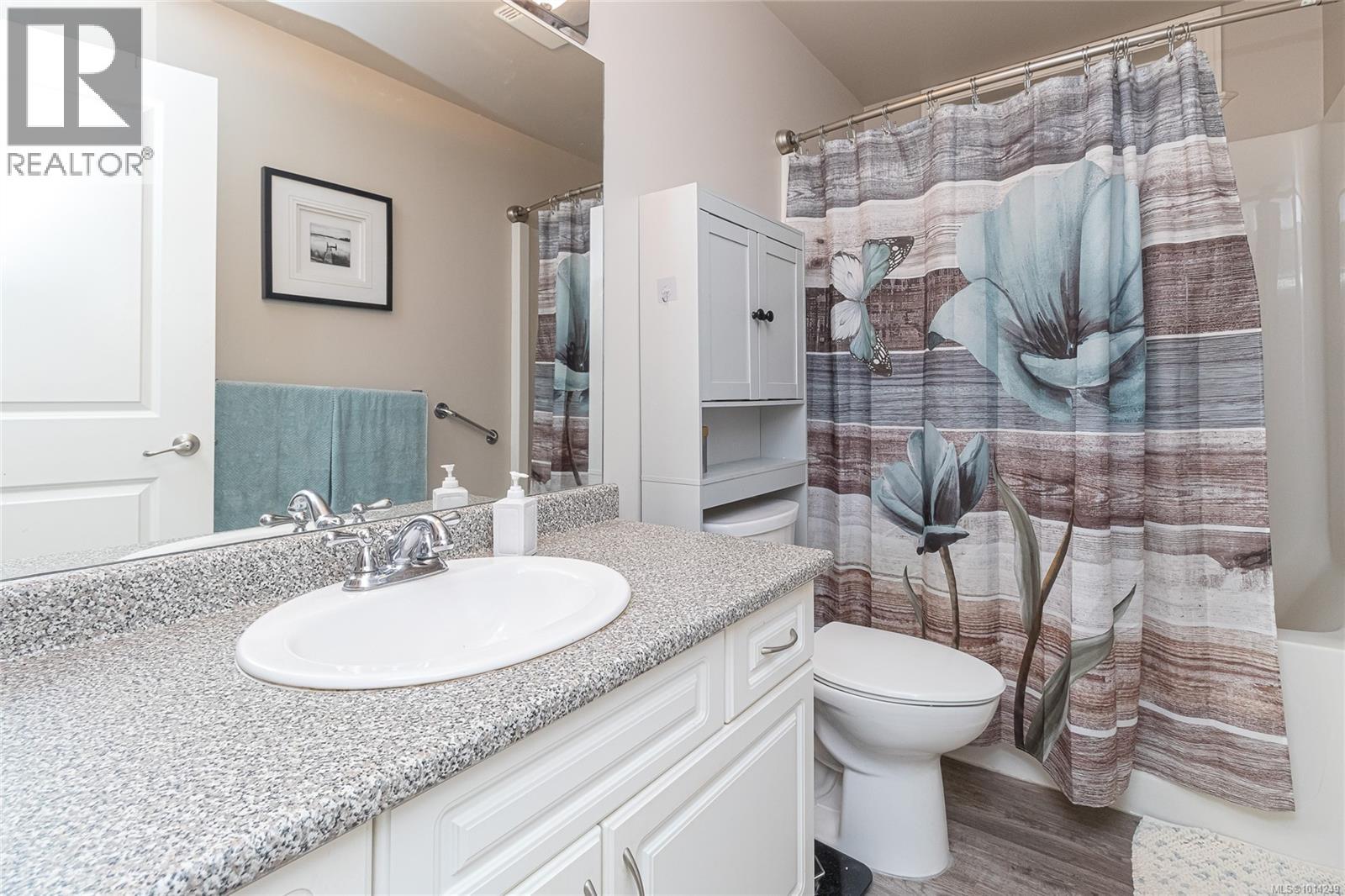  1204 Knockan Place, Saanich