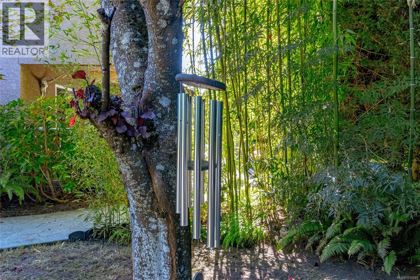 1204 Knockan Place, Saanich