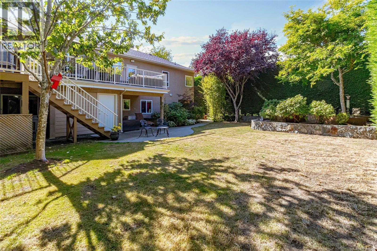  1204 Knockan Place, Saanich