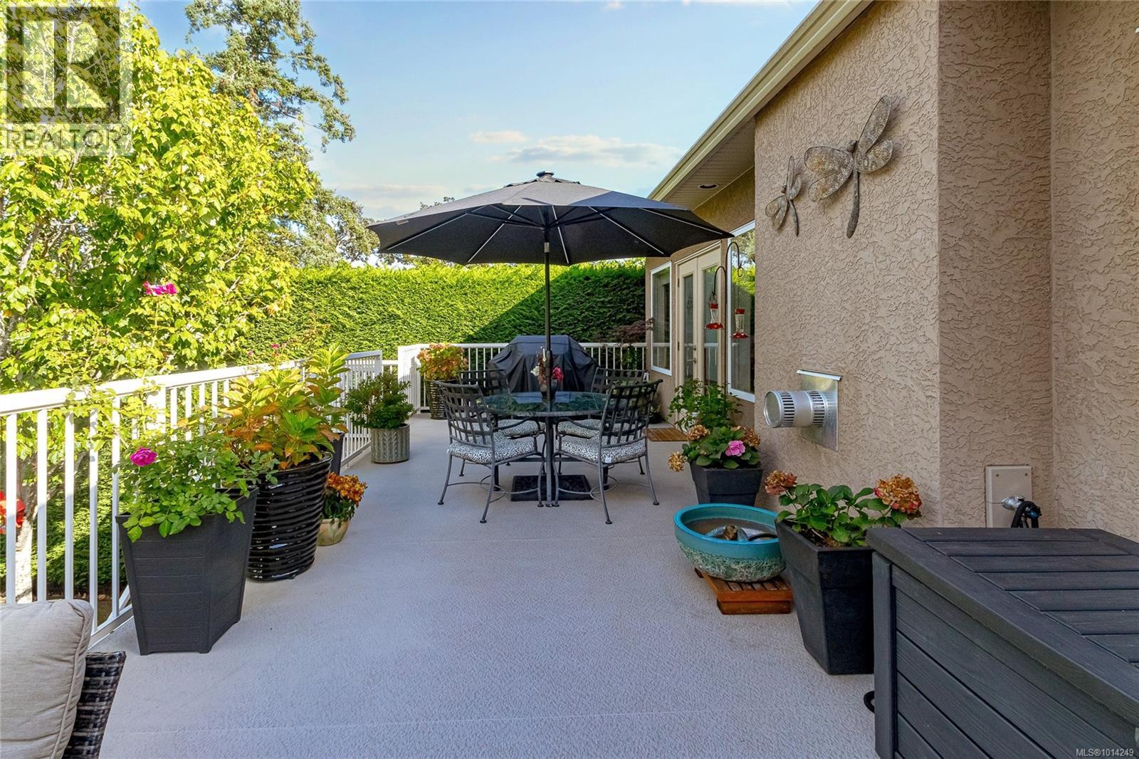  1204 Knockan Place, Saanich