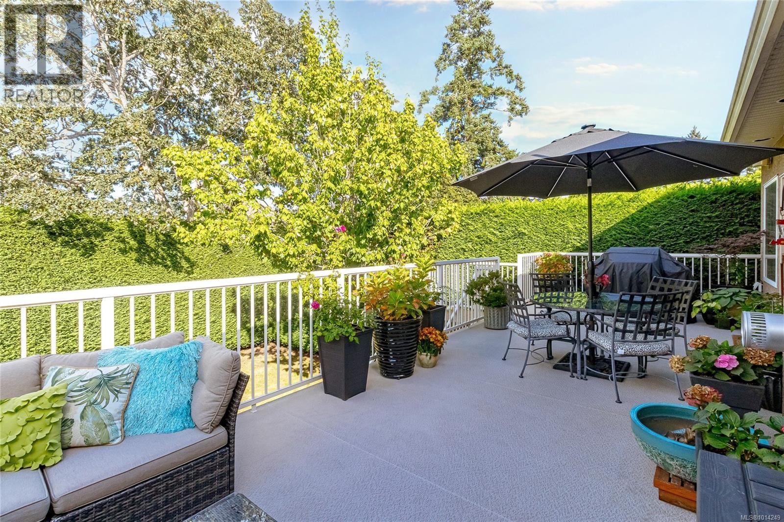  1204 Knockan Place, Saanich