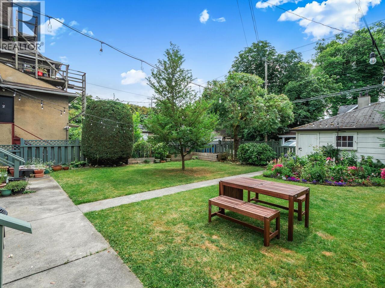 1956-1958 W 12TH AVENUE, Vancouver