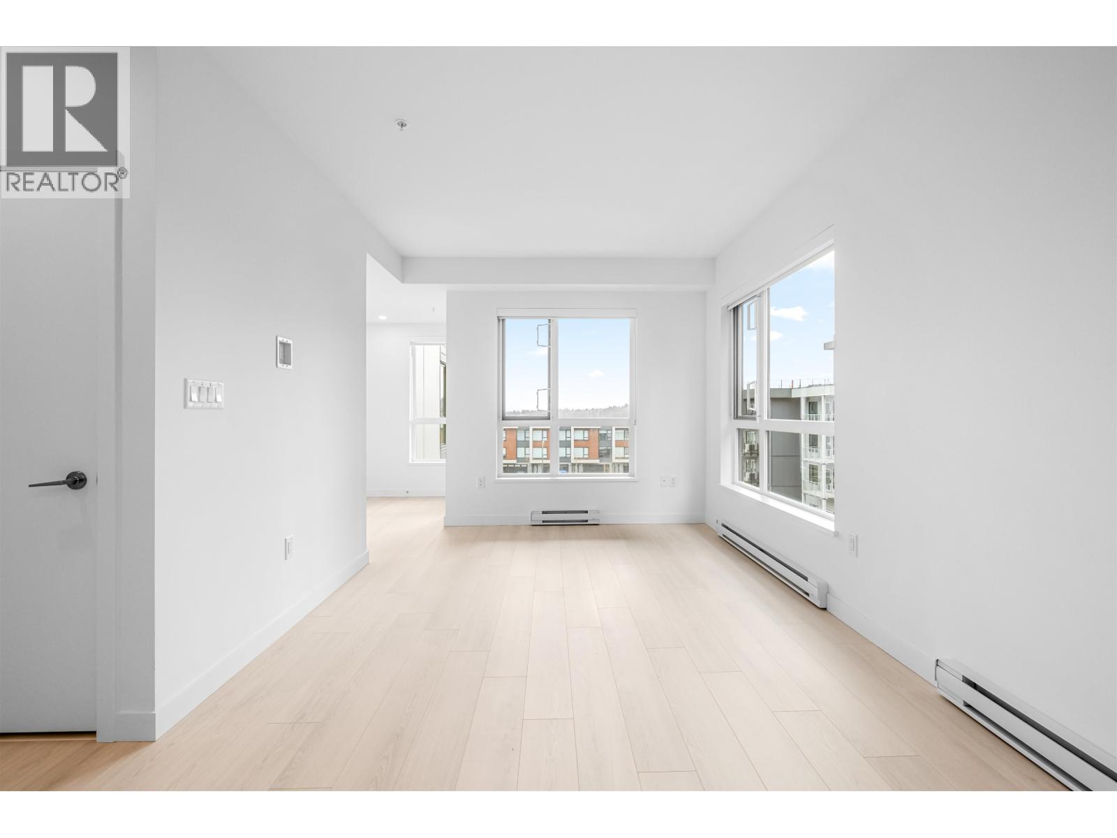 408 3596 MALSUM DRIVE, North Vancouver