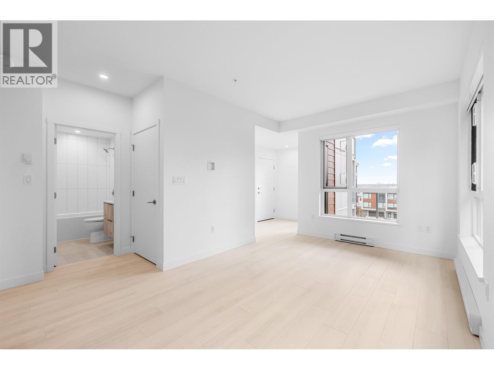 408 3596 MALSUM DRIVE, North Vancouver