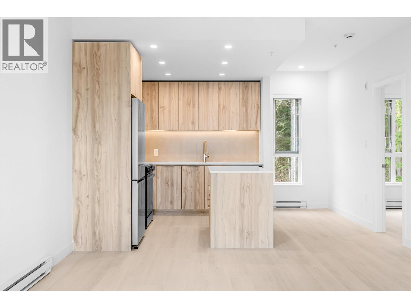 408 3596 MALSUM DRIVE, North Vancouver