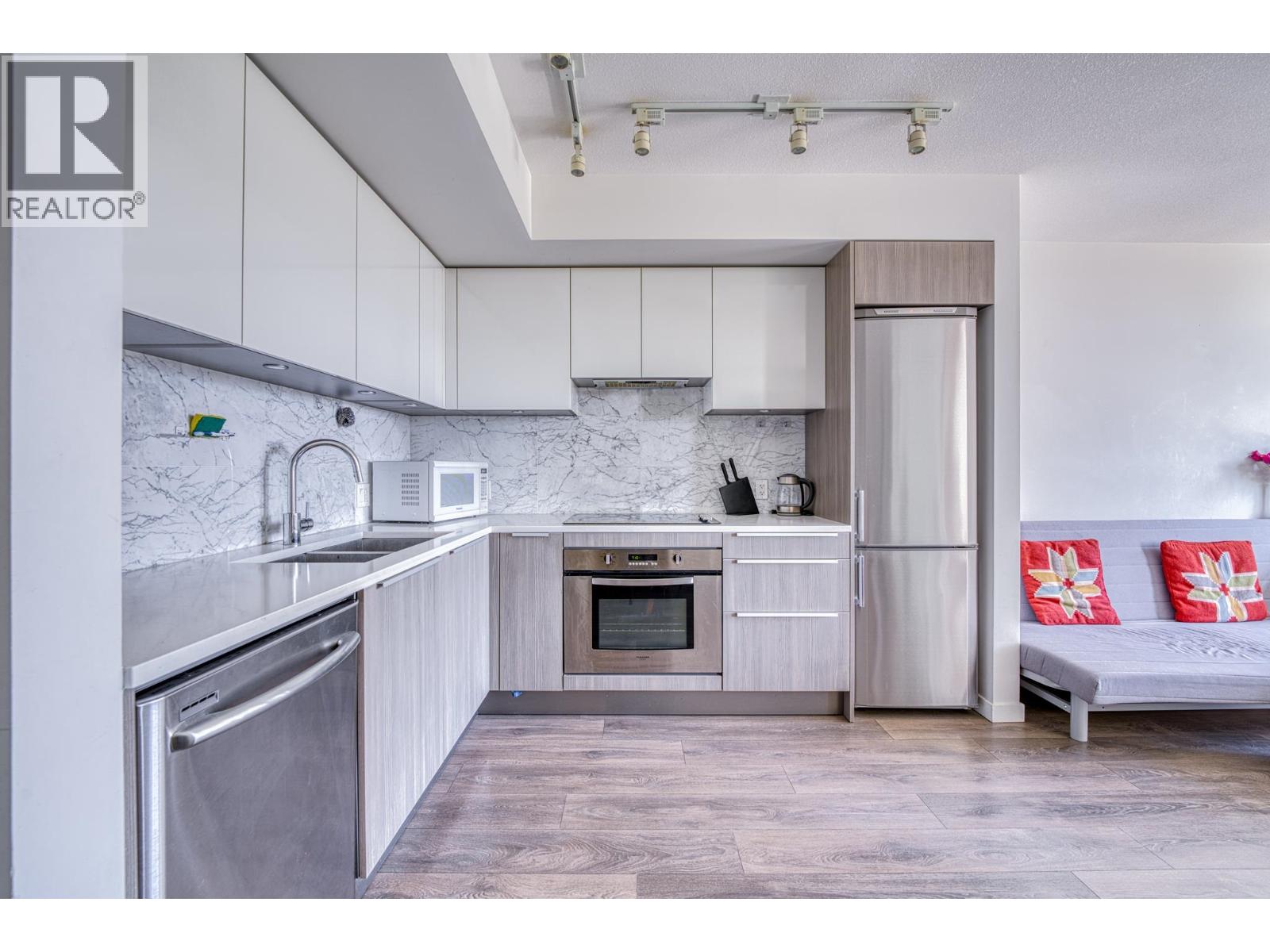 403 6461 TELFORD AVENUE, Burnaby
