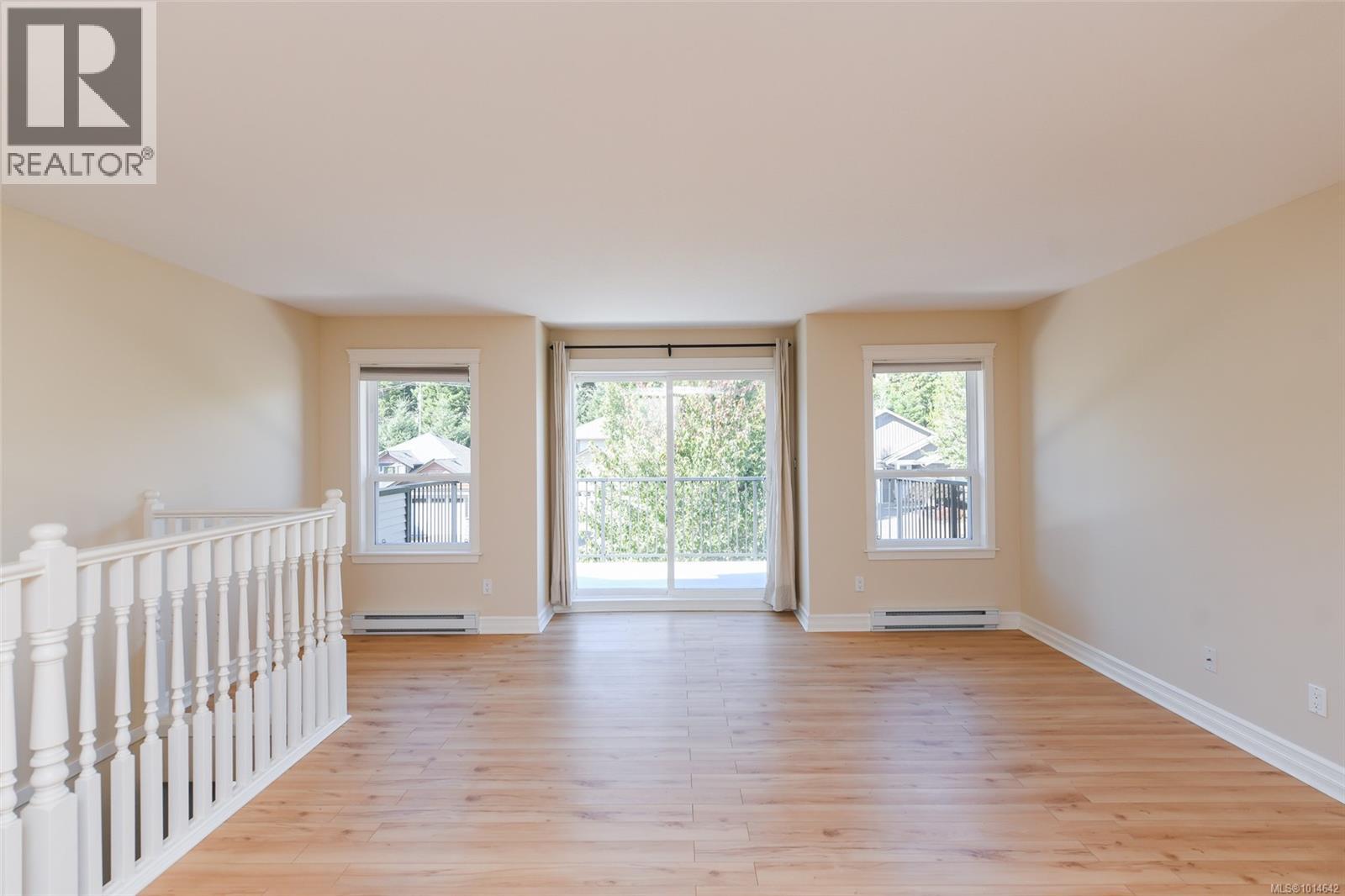 2455 Avro Arrow Dr, Comox