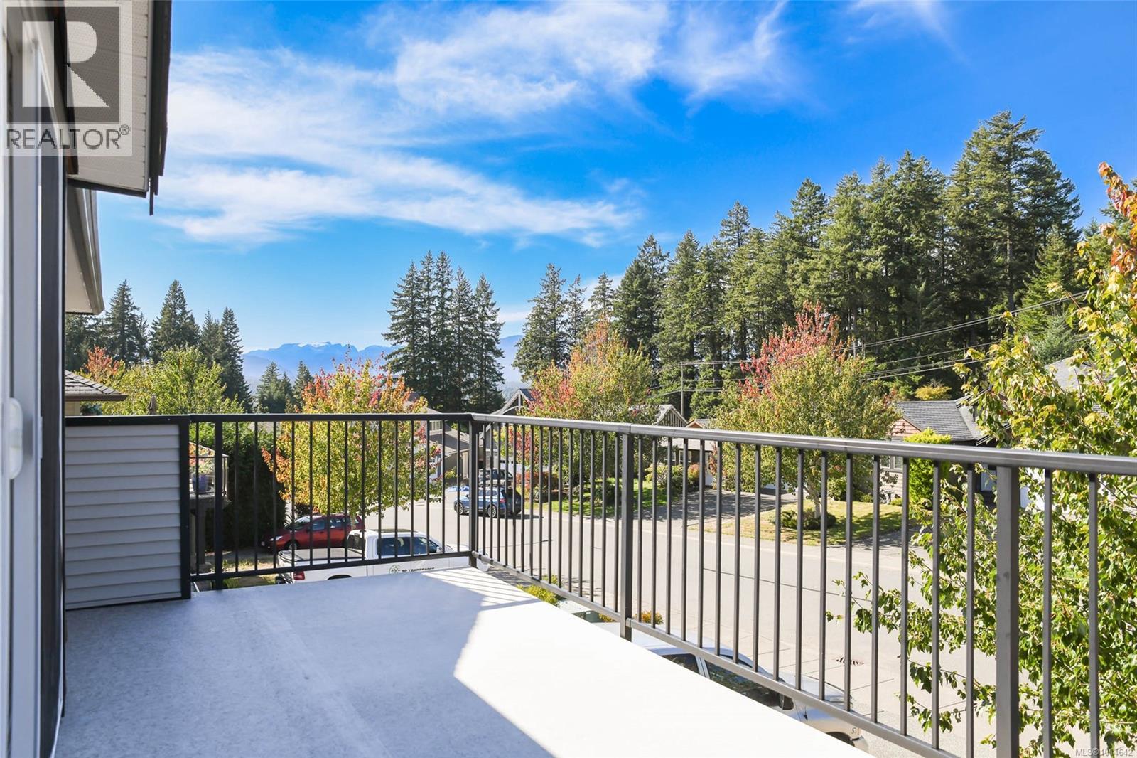 2455 Avro Arrow Dr, Comox