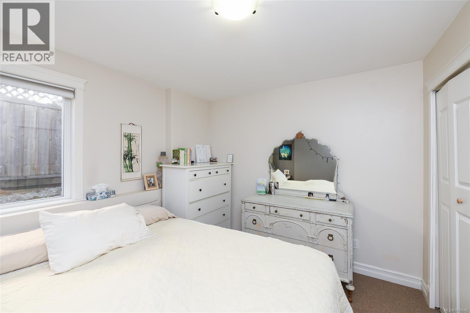 2455 Avro Arrow Dr, Comox