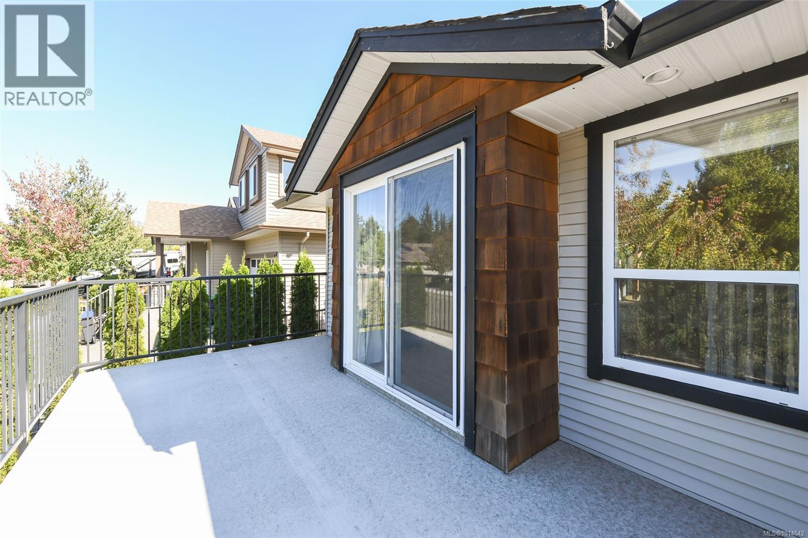 2455 Avro Arrow Dr, Comox