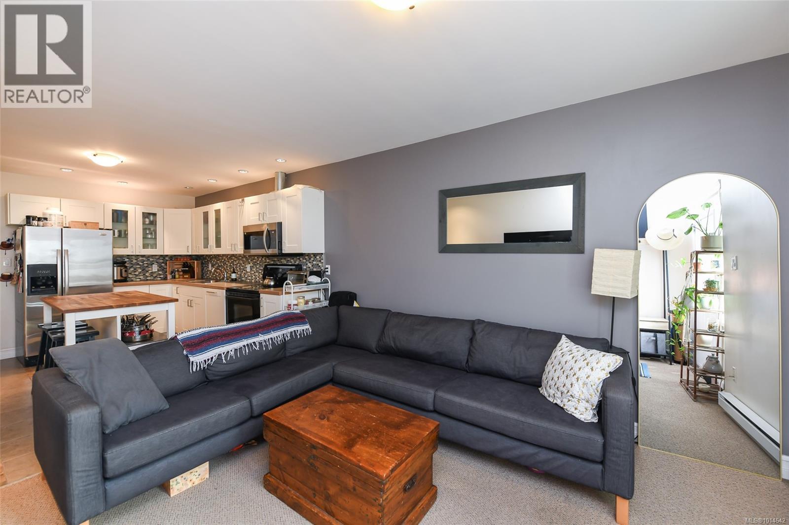 2455 Avro Arrow Dr, Comox