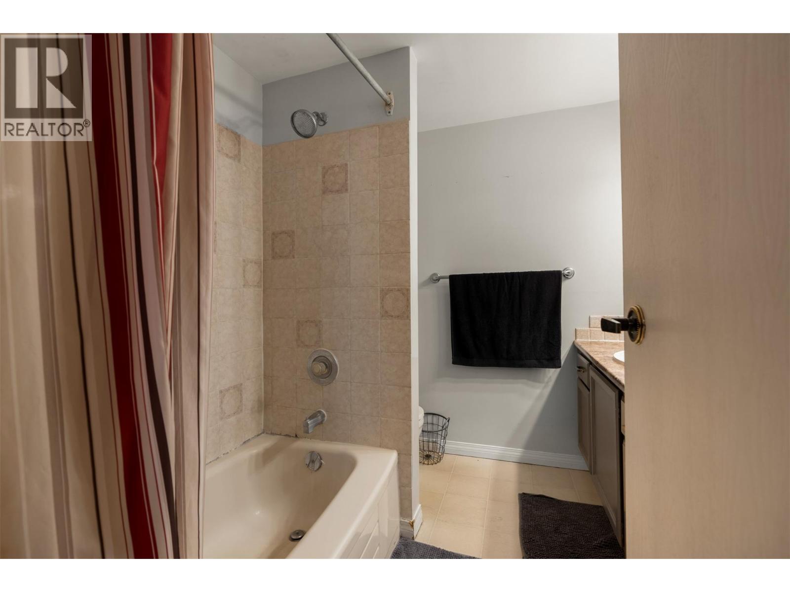 #318 3901 32 Avenue - 26