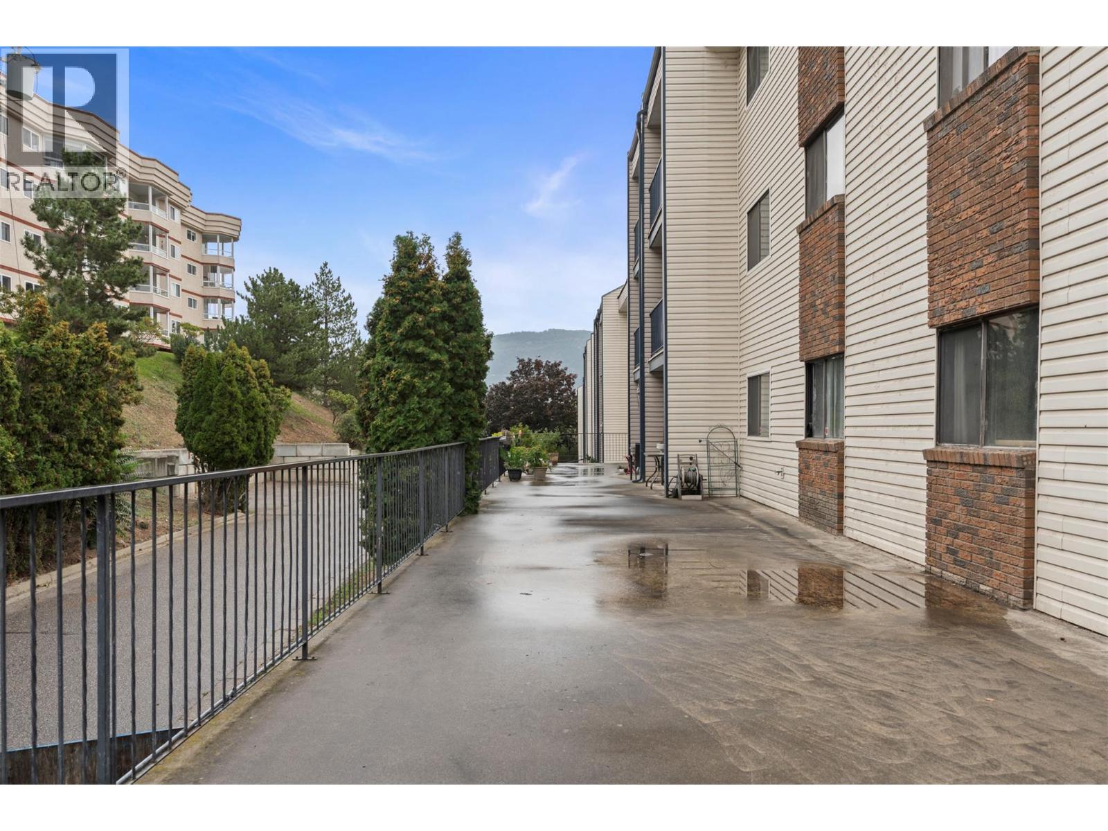 #318 3901 32 Avenue - 30