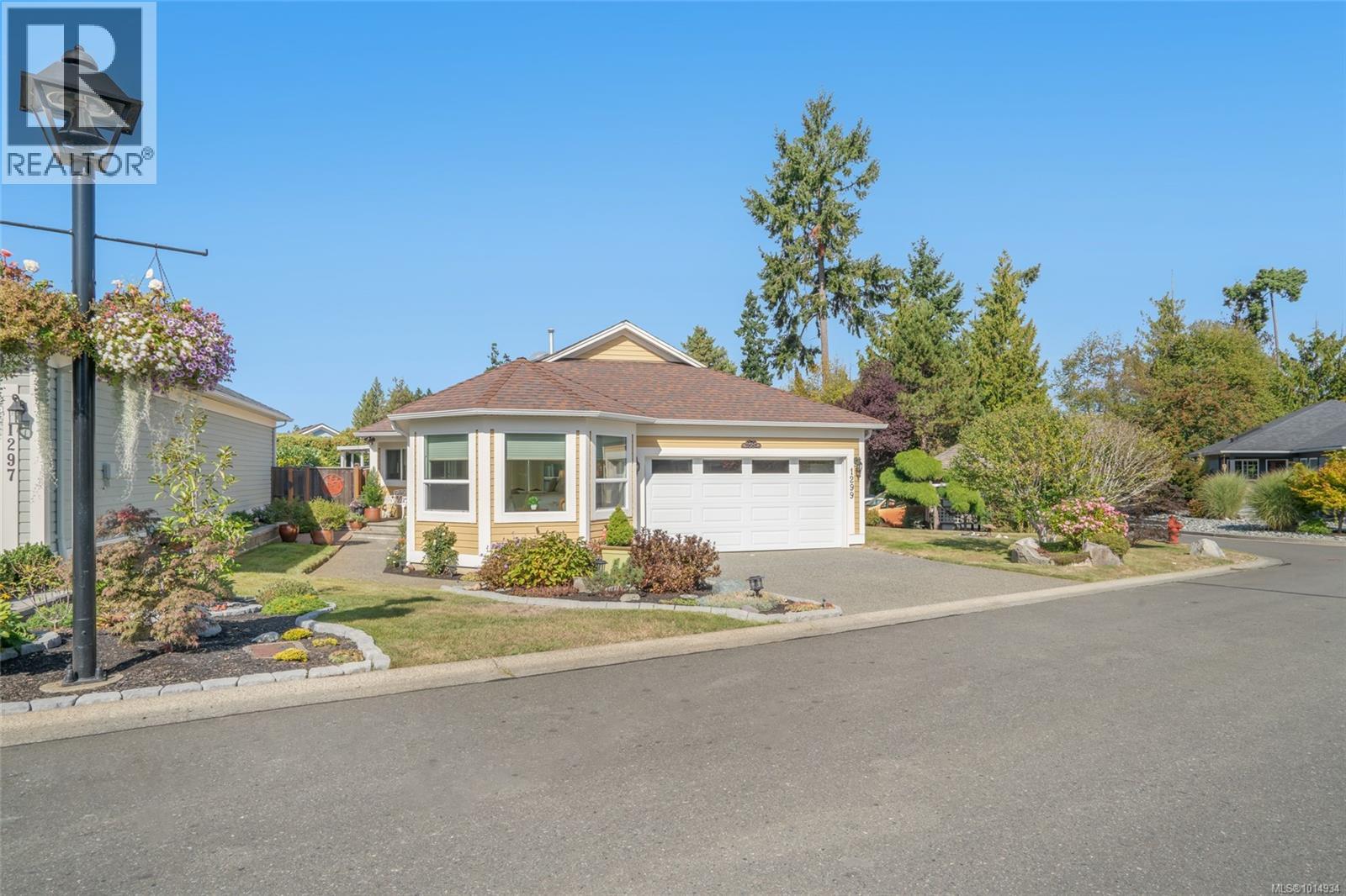 1299 Leeward Way, Qualicum Beach