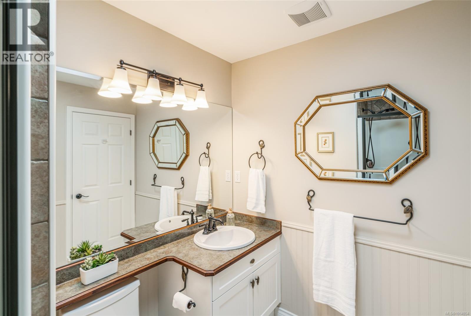 1299 Leeward Way, Qualicum Beach