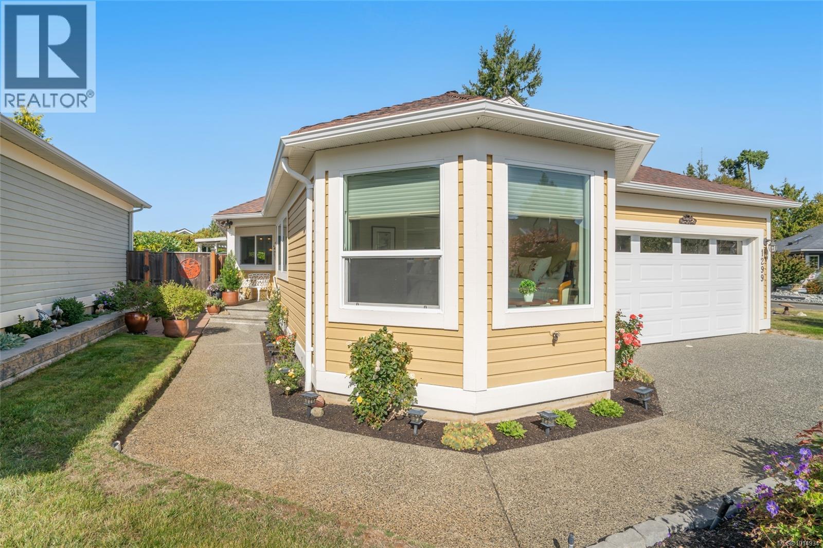 1299 Leeward Way, Qualicum Beach