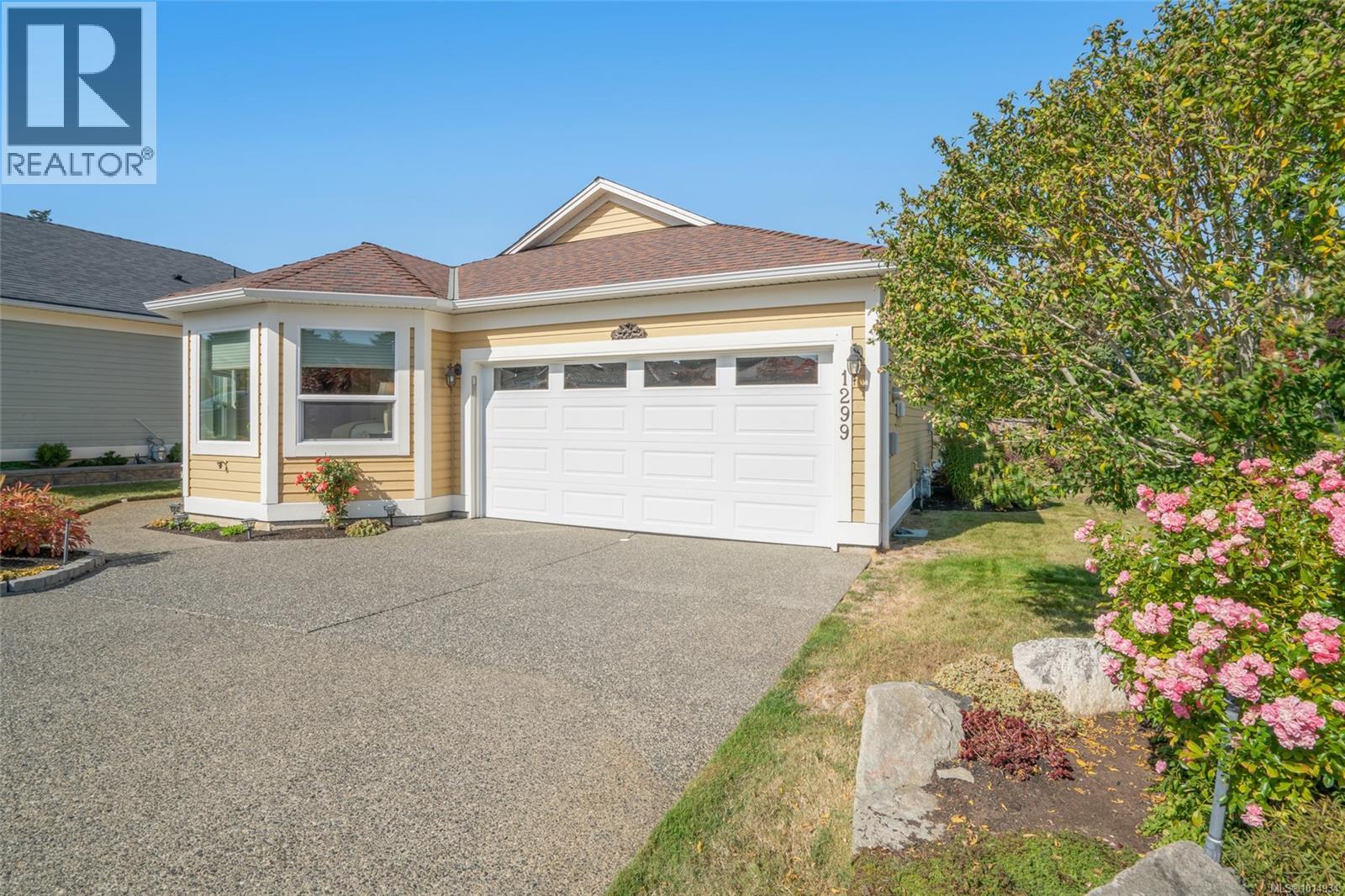 1299 Leeward Way, Qualicum Beach
