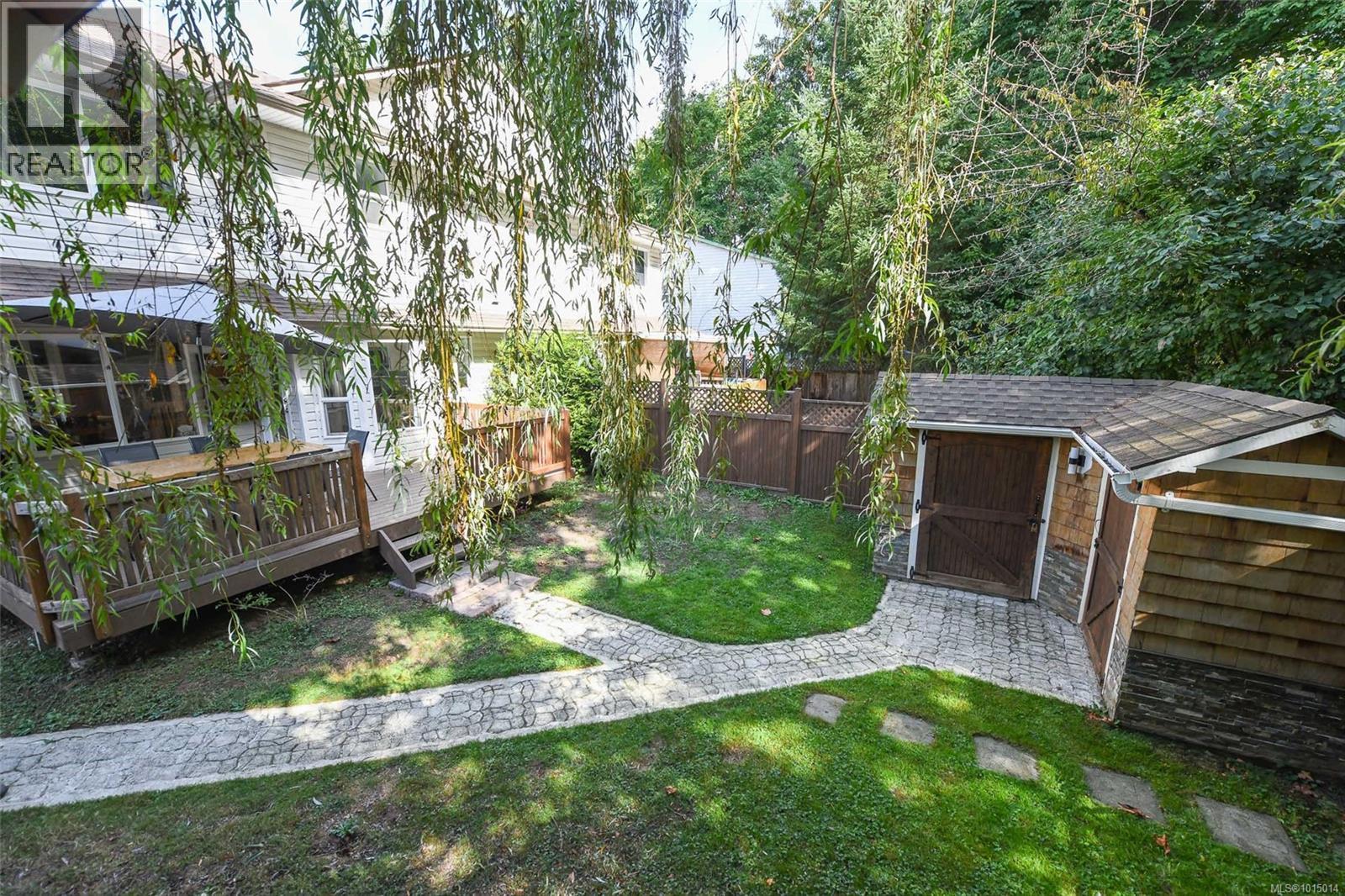 B 1102 1st St, Courtenay