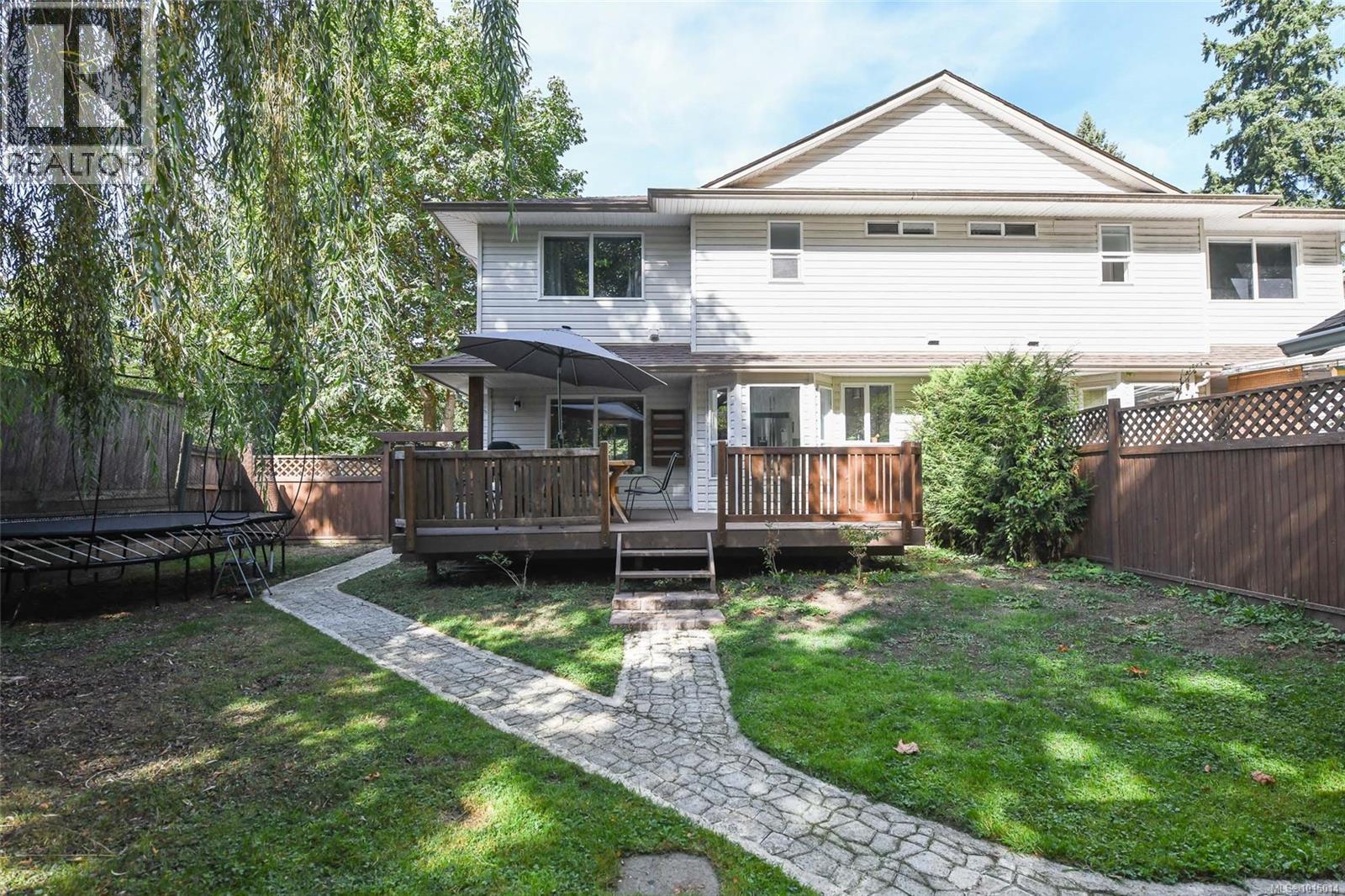 B 1102 1st St, Courtenay