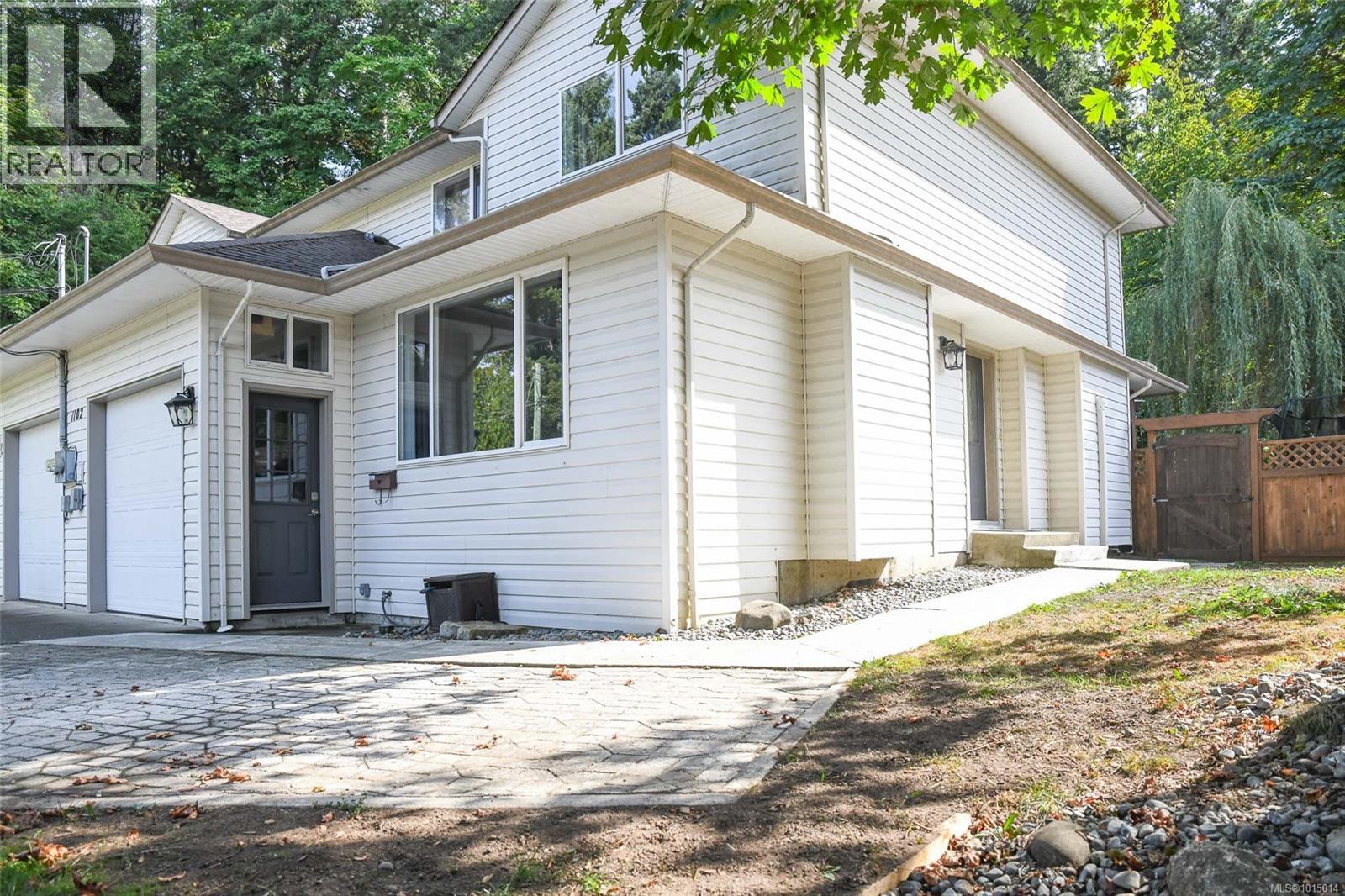B 1102 1st St, Courtenay