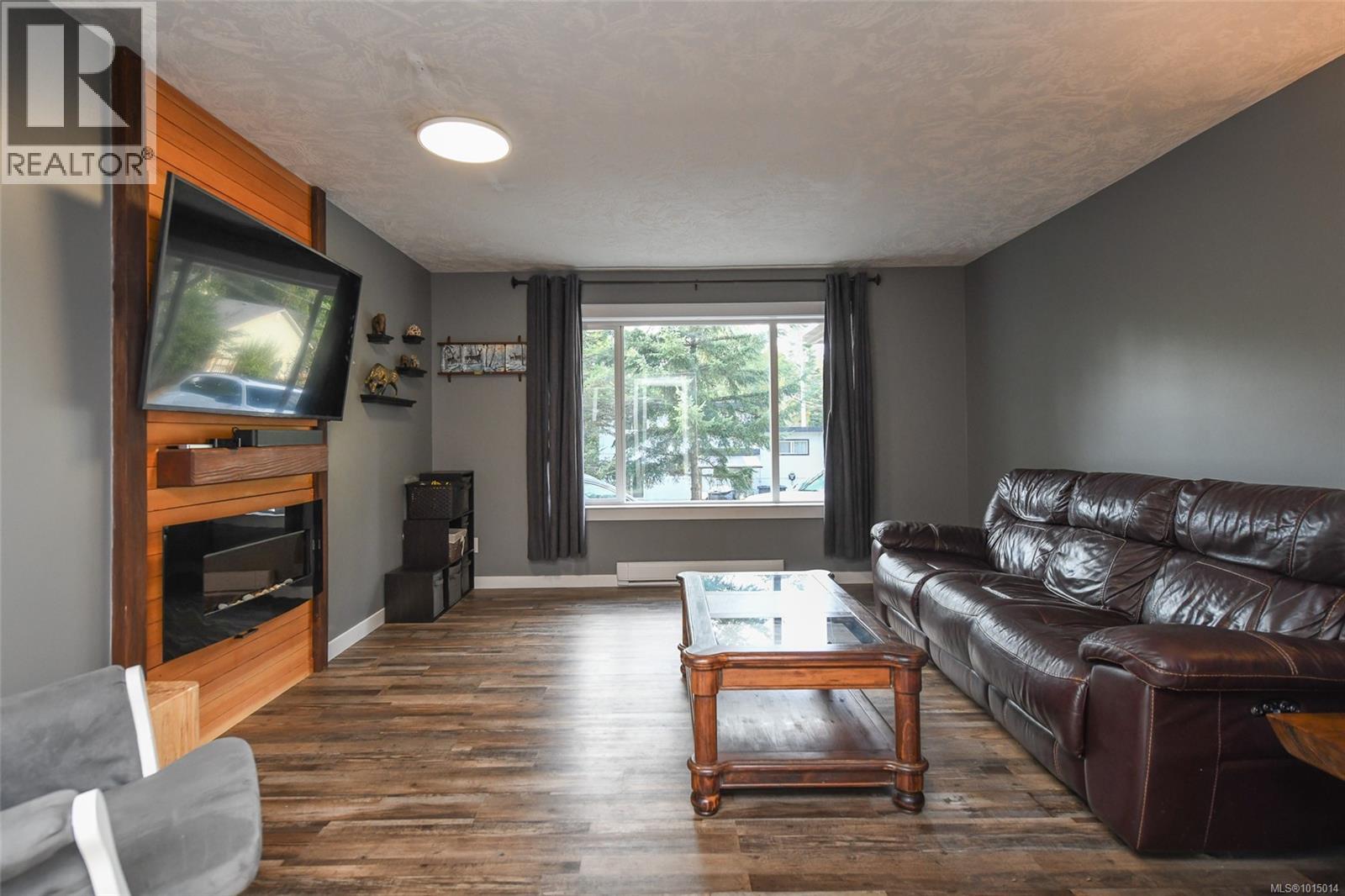 B 1102 1st St, Courtenay
