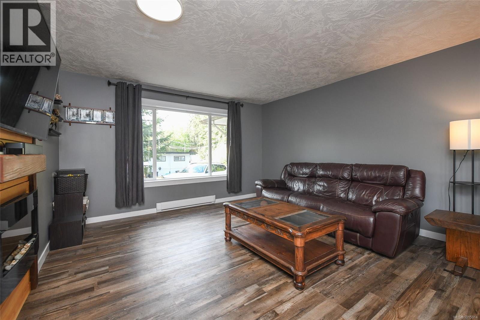 B 1102 1st St, Courtenay