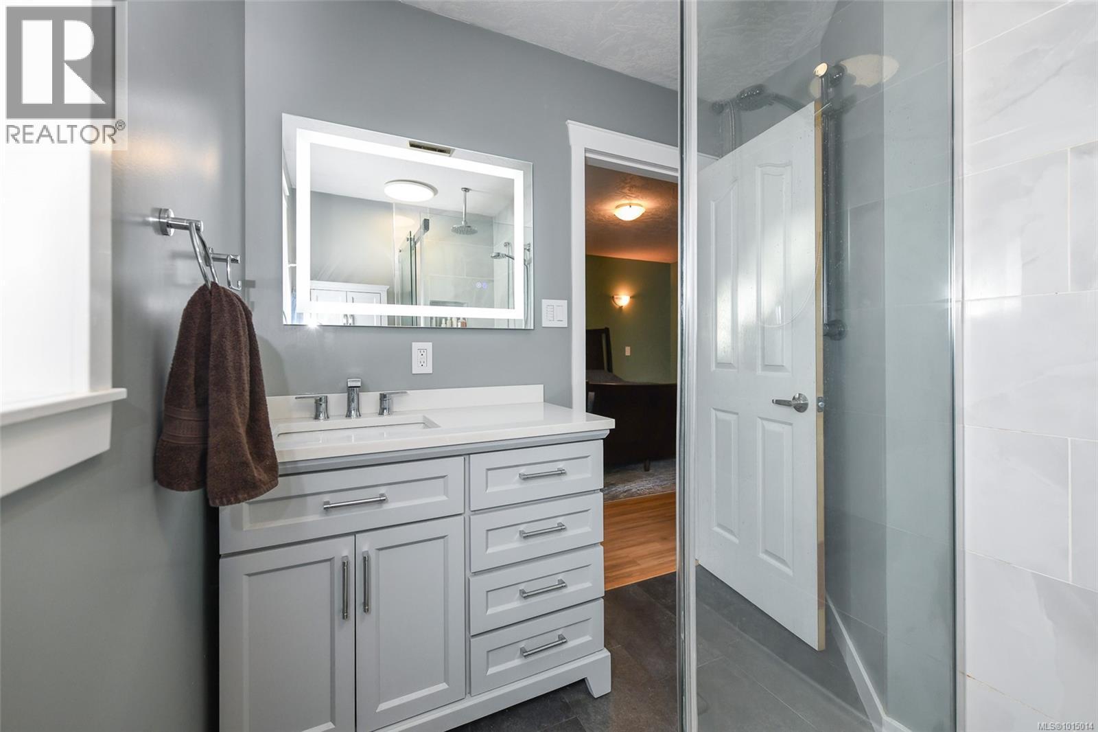B 1102 1st St, Courtenay
