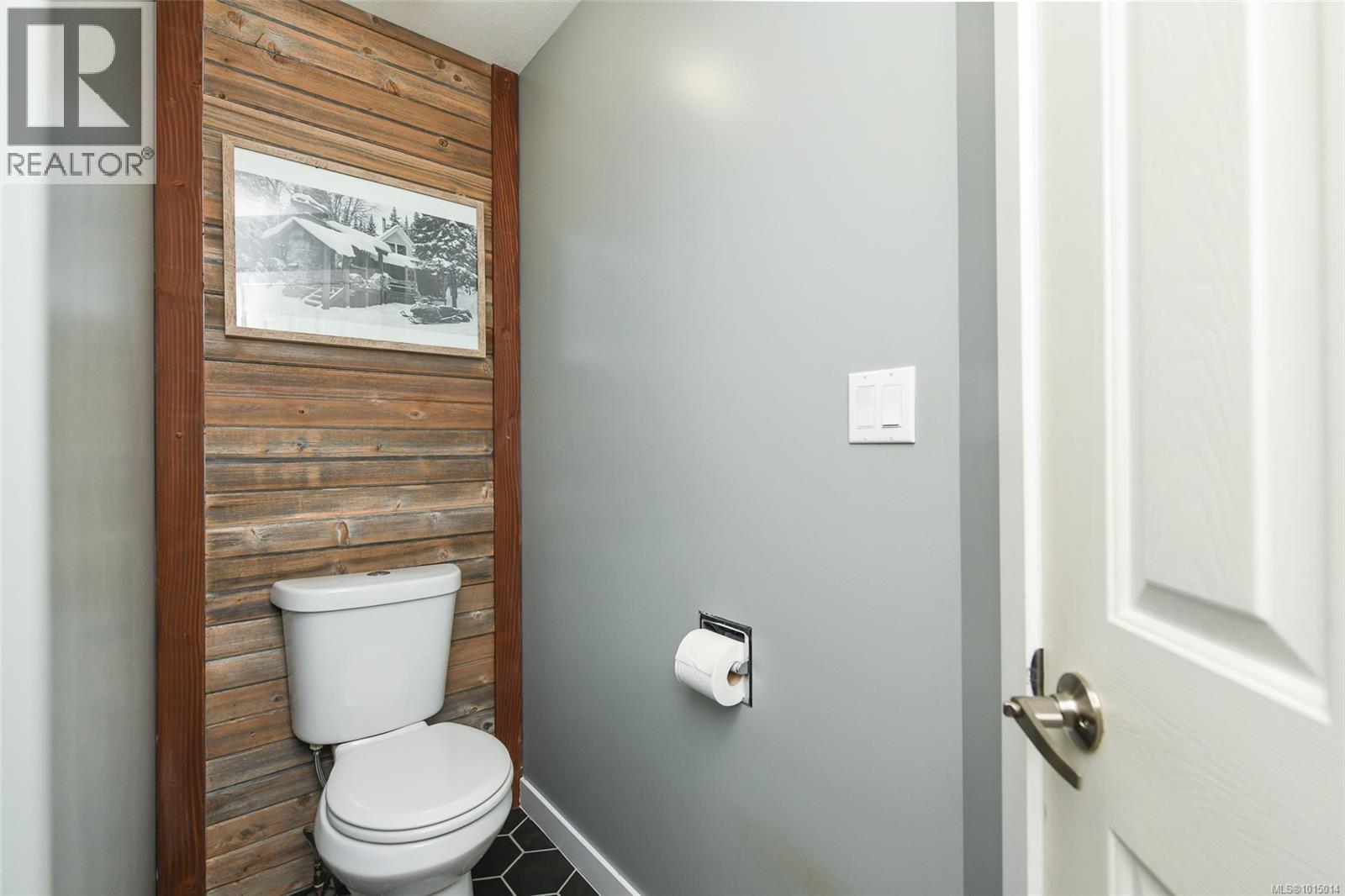 B 1102 1st St, Courtenay
