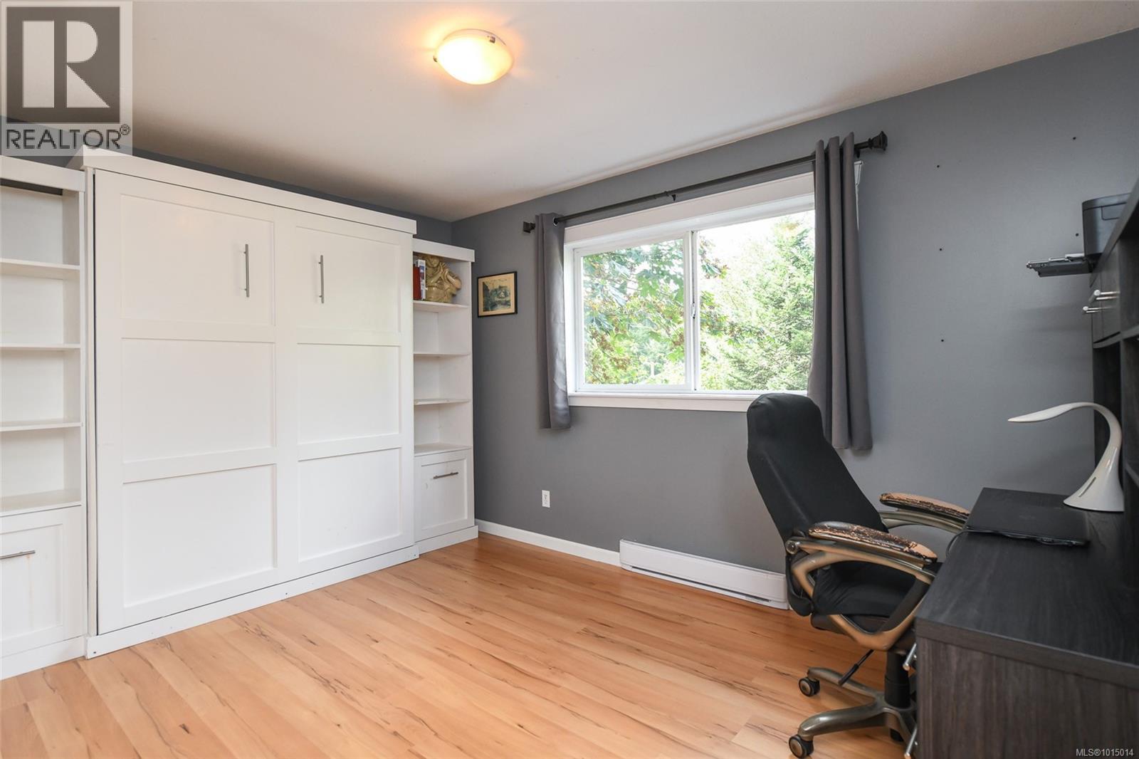 B 1102 1st St, Courtenay